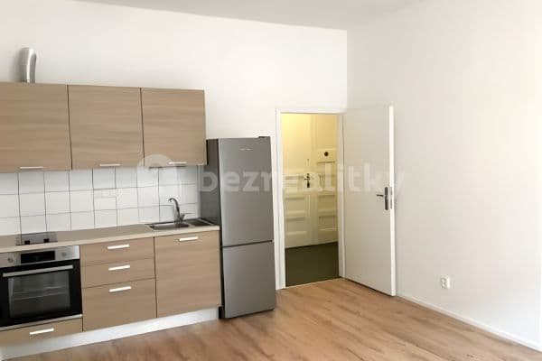 Prenájom bytu 1-izbový 34 m², Haškova, Praha Prenájom bytu 1-izbový 34 m², Haškova, Praha