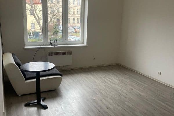 Prenájom bytu 2-izbový 50 m², Žitavského, Praha Prenájom bytu 2-izbový 50 m², Žitavského, Praha