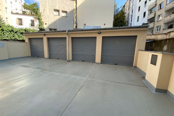 Prenájom garáže 20 m², Oblouková, Praha Prenájom garáže 20 m², Oblouková, Praha