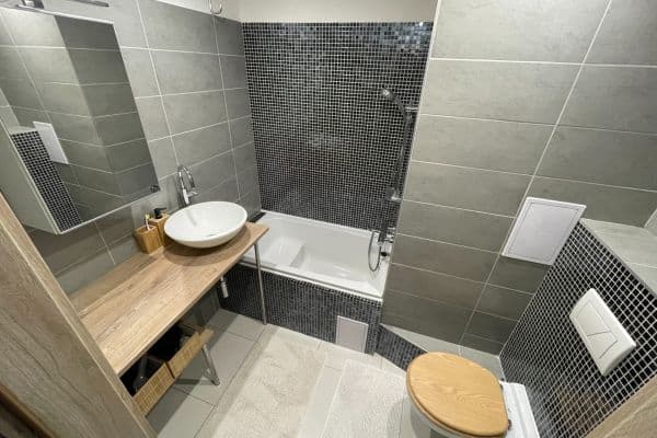 Predaj bytu 2-izbový 40 m², Makovského, Praha Predaj bytu 2-izbový 40 m², Makovského, Praha