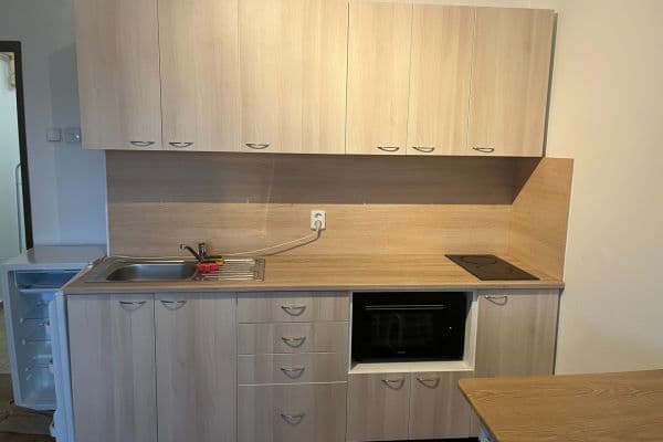 Prenájom bytu 1-izbový 26 m², U Pošty, Praha Prenájom bytu 1-izbový 26 m², U Pošty, Praha