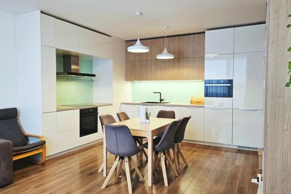 Predaj bytu 3-izbový 98 m², Žltá, Bratislava Predaj bytu 3-izbový 98 m², Žltá, Bratislava