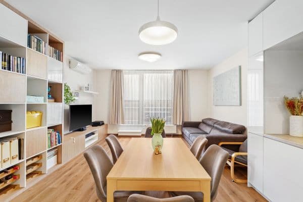 Predaj bytu 3-izbový 98 m², Žltá, Bratislava Predaj bytu 3-izbový 98 m², Žltá, Bratislava