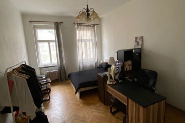 Prenájom bytu 3-izbový 82 m², Rumunská, Praha Prenájom bytu 3-izbový 82 m², Rumunská, Praha