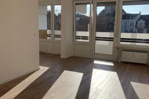 Prenájom bytu 3-izbový 74 m², Mathildenstr. 14, Offenbach Prenájom bytu 3-izbový 74 m², Mathildenstr. 14, Offenbach