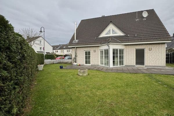 Predaj domu 160 m², pozemek 475 m², Am Kuhlager 14, Neustadt am Rübenberge Predaj domu 160 m², pozemek 475 m², Am Kuhlager 14, Neustadt am Rübenberge