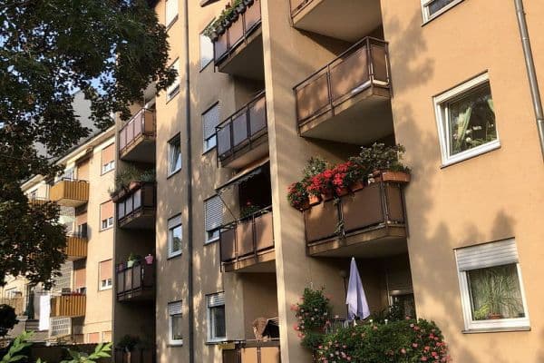 Prenájom bytu 2-izbový 62 m², Neckarauerstraße 17-19, Mannheim Prenájom bytu 2-izbový 62 m², Neckarauerstraße 17-19, Mannheim