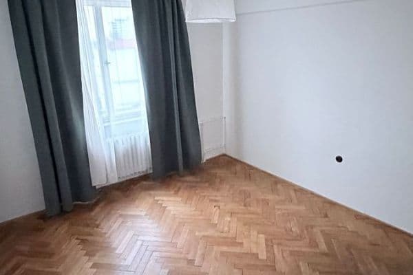 Prenájom bytu 2-izbový 56 m², Okružní, Hradec Králové Prenájom bytu 2-izbový 56 m², Okružní, Hradec Králové