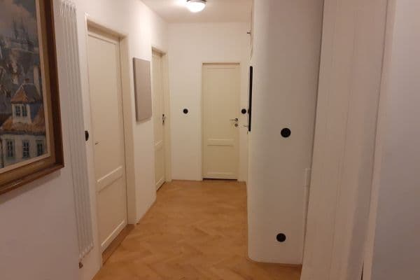 Predaj bytu 3-izbový 73 m², Vrázova, Praha Predaj bytu 3-izbový 73 m², Vrázova, Praha