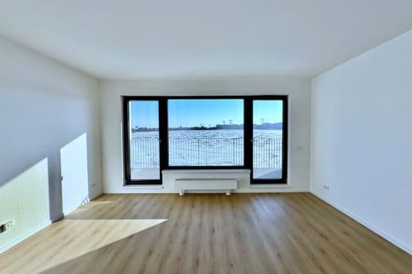 Prenájom bytu 1-izbový 38 m², Tupolevova, Praha Prenájom bytu 1-izbový 38 m², Tupolevova, Praha