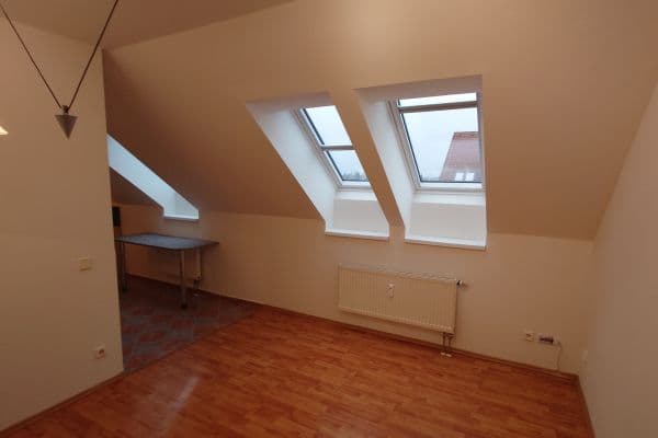 Prenájom bytu 3-izbový 61 m², Rybářská, Nymburk Prenájom bytu 3-izbový 61 m², Rybářská, Nymburk