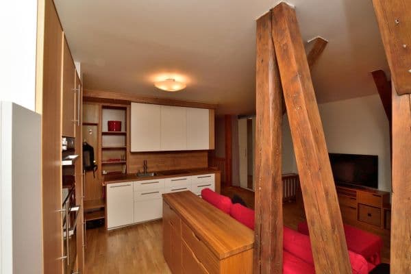 Prenájom bytu 2-izbový 61 m², Na Mlejnku, Praha Prenájom bytu 2-izbový 61 m², Na Mlejnku, Praha