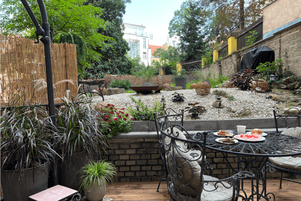 Prenájom bytu 2-izbový 70 m², U Rajské zahrady, Praha Prenájom bytu 2-izbový 70 m², U Rajské zahrady, Praha