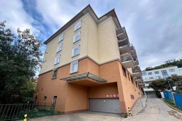 Prenájom garáže 12 m², Na Neklance, Praha, Praha Prenájom garáže 12 m², Na Neklance, Praha, Praha