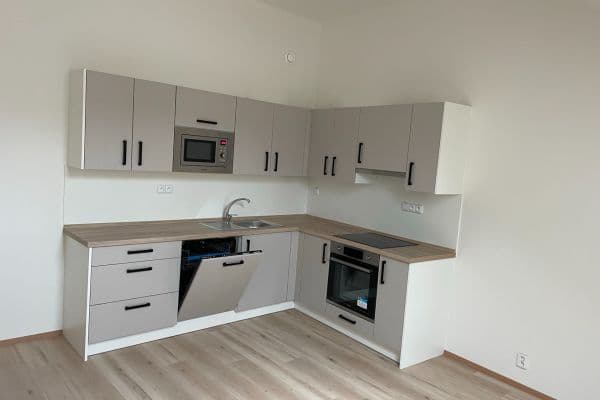 Predaj bytu 2-izbový 61 m², Chržínská, Velvary Predaj bytu 2-izbový 61 m², Chržínská, Velvary
