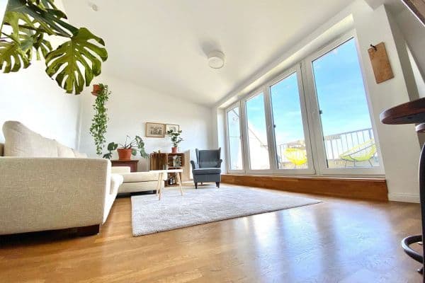 Prenájom bytu 3-izbový 119 m², Berlin, Berlín Prenájom bytu 3-izbový 119 m², Berlin, Berlín