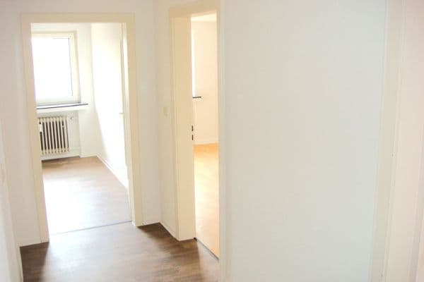 Prenájom bytu 3-izbový 80 m², Hohes Feld, Uetze, Dolné Sasko Prenájom bytu 3-izbový 80 m², Hohes Feld, Uetze, Dolné Sasko