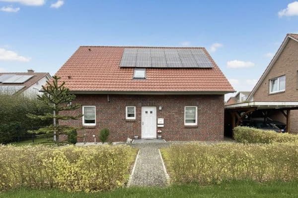 Predaj domu 147 m², pozemek 598 m², Neu Wulmstorf Predaj domu 147 m², pozemek 598 m², Neu Wulmstorf