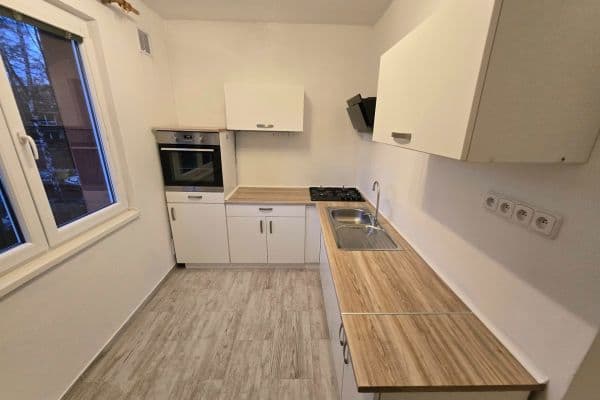Prenájom bytu 2-izbový 54 m², Beskydská, Frýdek-Místek, Moravskoslezský kraj Prenájom bytu 2-izbový 54 m², Beskydská, Frýdek-Místek, Moravskoslezský kraj
