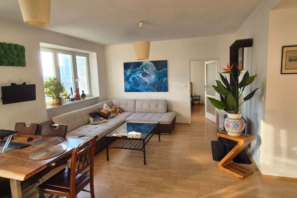 Prenájom bytu 3-izbový 78 m², Nové Mesto Prenájom bytu 3-izbový 78 m², Nové Mesto