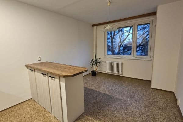 Prenájom bytu 1-izbový 46 m², Lonkova, Pardubice, Pardubický kraj Prenájom bytu 1-izbový 46 m², Lonkova, Pardubice, Pardubický kraj