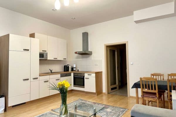 Prenájom bytu 2-izbový 50 m², Bořivojova, Praha Prenájom bytu 2-izbový 50 m², Bořivojova, Praha