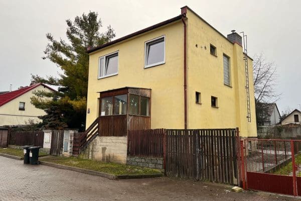 Prenájom bytu 102 m², Chráněná, Praha Prenájom bytu 102 m², Chráněná, Praha