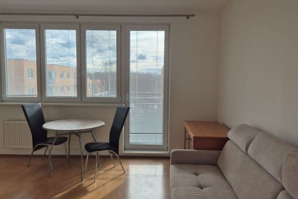 Predaj bytu 1-izbový 40 m², Hnězdenská, Praha Predaj bytu 1-izbový 40 m², Hnězdenská, Praha