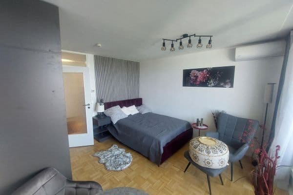 Prenájom bytu 1-izbový 30 m², Freischützstr. 110, München, Bavorsko Prenájom bytu 1-izbový 30 m², Freischützstr. 110, München, Bavorsko