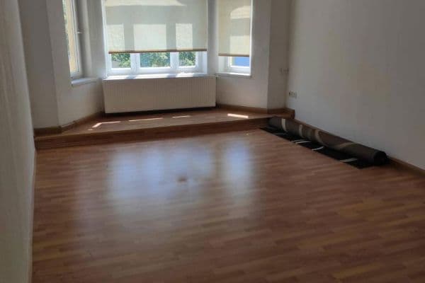 Prenájom bytu 3-izbový 89 m², Zschochernstraße 19, Gera, Durínsko Prenájom bytu 3-izbový 89 m², Zschochernstraße 19, Gera, Durínsko