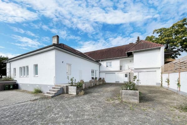 Predaj domu 425 m², pozemek 924 m², Mainz, Porýnie-Falcko Predaj domu 425 m², pozemek 924 m², Mainz, Porýnie-Falcko