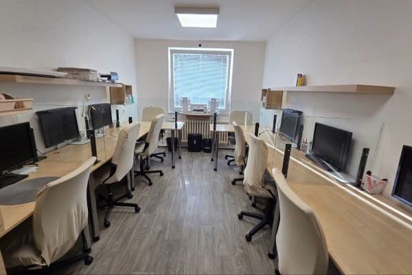 Prenájom kancelárie 25 m², Přístavní, Praha Prenájom kancelárie 25 m², Přístavní, Praha