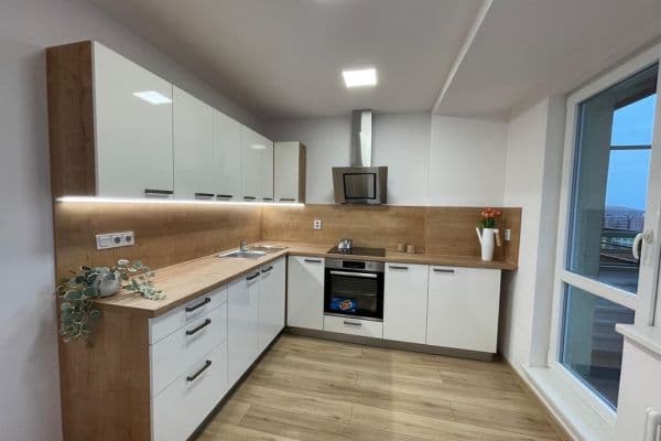 Prenájom bytu 2-izbový 54 m², Oty Synka, Ostrava Prenájom bytu 2-izbový 54 m², Oty Synka, Ostrava