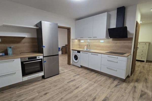 Prenájom bytu 3-izbový 76 m², Bítovská, Praha Prenájom bytu 3-izbový 76 m², Bítovská, Praha