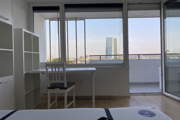 Prenájom bytu 1-izbový 28 m², Seilerstraße 12, Frankfurt am Main, Hesensko Prenájom bytu 1-izbový 28 m², Seilerstraße 12, Frankfurt am Main, Hesensko