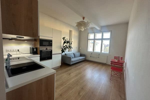 Prenájom bytu 2-izbový 49 m², Masarykovo nám., Hradec Králové Prenájom bytu 2-izbový 49 m², Masarykovo nám., Hradec Králové