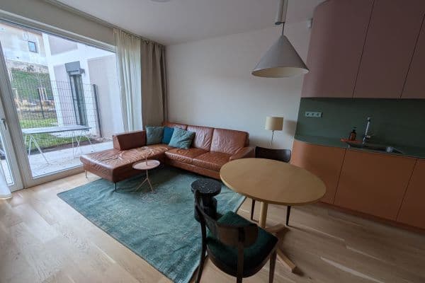 Prenájom bytu 2-izbový 57 m², Lysolajské údolí, Praha Prenájom bytu 2-izbový 57 m², Lysolajské údolí, Praha