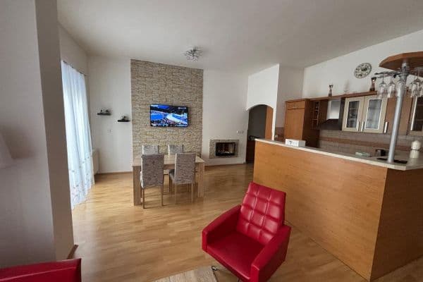 Prenájom bytu 3-izbový 78 m², Jana Morávka, Jílové u Prahy Prenájom bytu 3-izbový 78 m², Jana Morávka, Jílové u Prahy