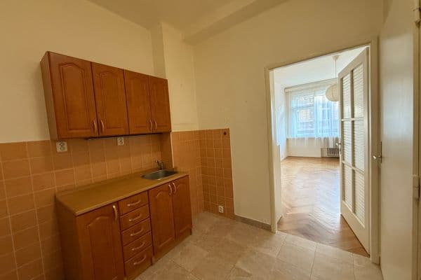 Prenájom bytu 1-izbový 32 m², Opatovická, Praha, Praha Prenájom bytu 1-izbový 32 m², Opatovická, Praha, Praha