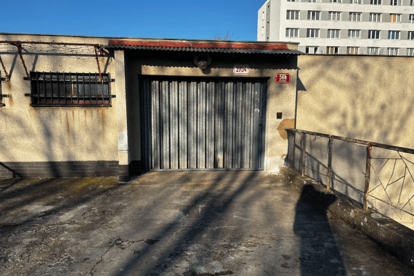 Prenájom garáže 20 m², Čermákova, Plzeň, Plzeňský kraj Prenájom garáže 20 m², Čermákova, Plzeň, Plzeňský kraj