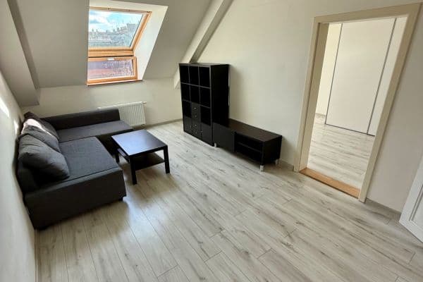 Prenájom bytu 2-izbový 44 m², Lotyšská, Praha Prenájom bytu 2-izbový 44 m², Lotyšská, Praha