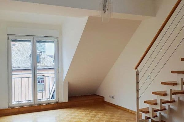 Prenájom bytu 3-izbový 76 m², Esslinger Str. 3, Frankfurt am Main Prenájom bytu 3-izbový 76 m², Esslinger Str. 3, Frankfurt am Main