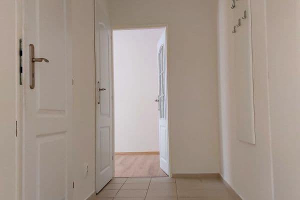 Predaj bytu 3-izbový 57 m², Verneřická, Praha Predaj bytu 3-izbový 57 m², Verneřická, Praha