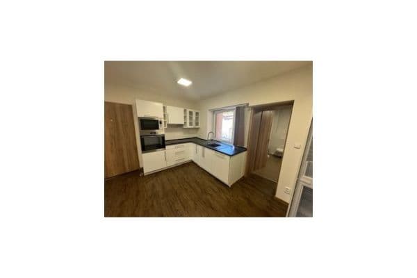 Prenájom bytu 2-izbový 41 m², Palackého, Český Brod Prenájom bytu 2-izbový 41 m², Palackého, Český Brod