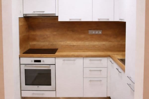 Prenájom bytu 2-izbový 44 m², Ciolkovského, Praha Prenájom bytu 2-izbový 44 m², Ciolkovského, Praha