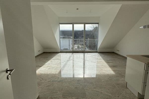 Prenájom bytu 3-izbový 123 m², Köln, Severné Porýnie - Westfálsko Prenájom bytu 3-izbový 123 m², Köln, Severné Porýnie - Westfálsko