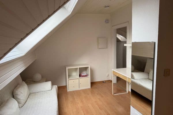 Prenájom bytu 1-izbový 24 m², Albertstr. 109, Düsseldorf, Severné Porýnie - Westfálsko Prenájom bytu 1-izbový 24 m², Albertstr. 109, Düsseldorf, Severné Porýnie - Westfálsko