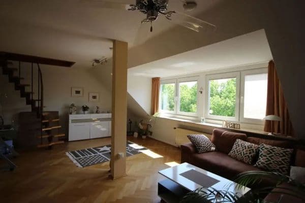 Prenájom bytu 2-izbový 90 m², Münsterstr. 86, Düsseldorf, Severné Porýnie - Westfálsko Prenájom bytu 2-izbový 90 m², Münsterstr. 86, Düsseldorf, Severné Porýnie - Westfálsko