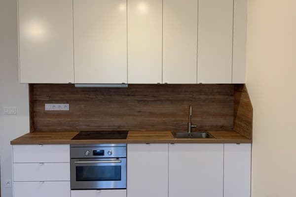 Prenájom bytu 2-izbový 60 m², Švermova, Liberec Prenájom bytu 2-izbový 60 m², Švermova, Liberec