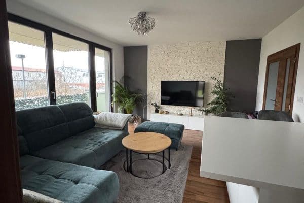 Prenájom bytu 2-izbový 53 m², Sousedíkova, Praha Prenájom bytu 2-izbový 53 m², Sousedíkova, Praha